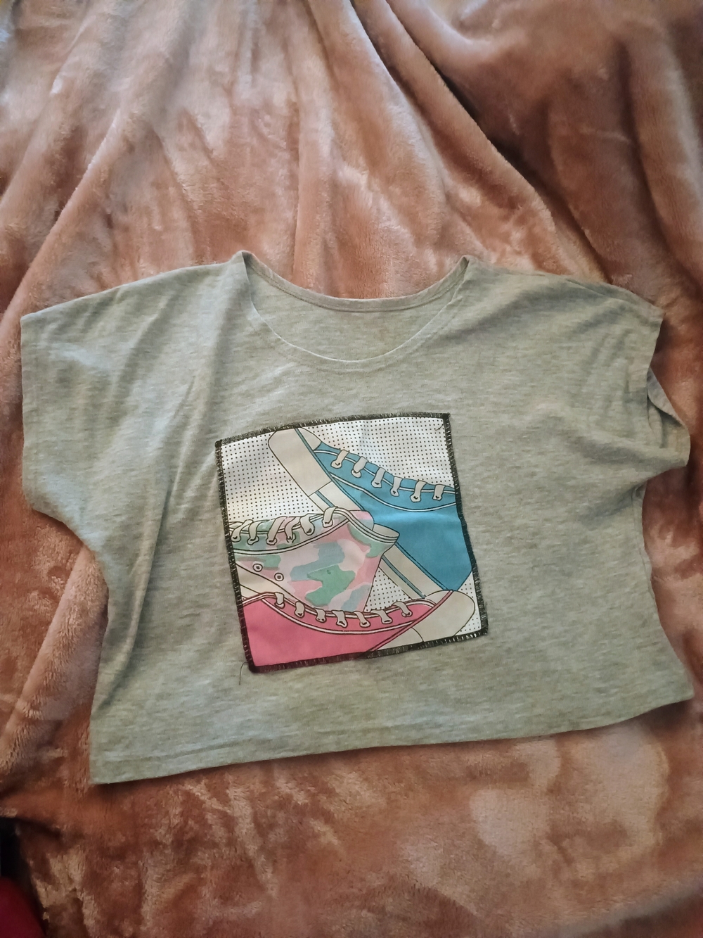 Body Wrappers Heather Gray Crop Top with Pink & Blue Sneaker Graphic